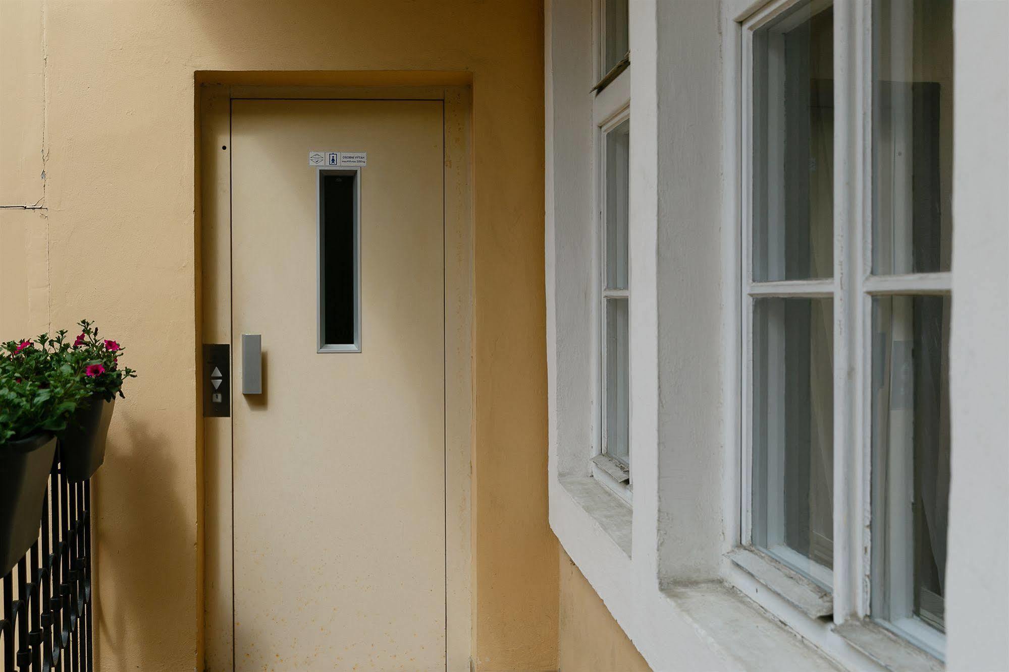 Pension U Lilie Πράγα Εξωτερικό φωτογραφία